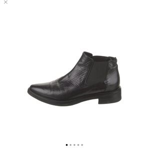 Alexander McQueen Leather Chelsea Boots